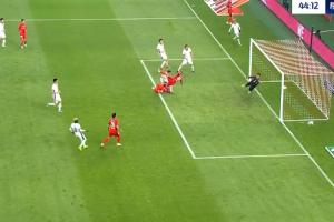 海港2球领先!莱昂纳多&李圣龙门前双人包抄,后者头球俯冲破门