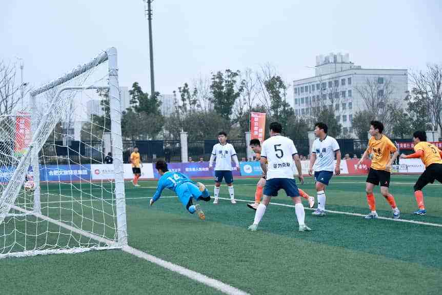 爱游戏登陆入口-合肥城市足球联赛肥东主场首战激情开赛